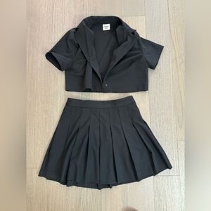 ARITZIA CROPPED BLAZER & SKIRT SET SIZE XS/2